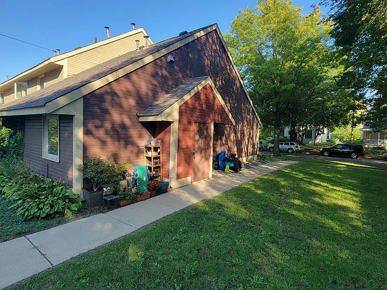 708 Marshall Ave — Photo 4