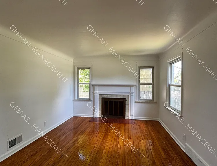 310 Chandler St — Photo 5