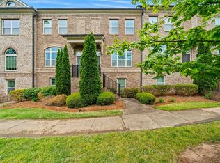 7536 Highlands Point, Sandy Springs, GA 30328