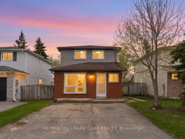 61 Corbett Dr, Barrie, ON L4M 5V6
