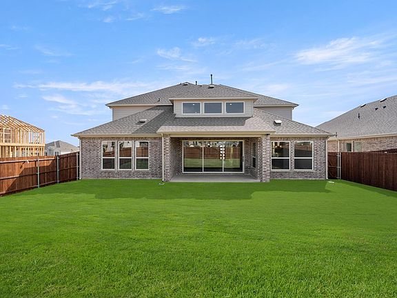 4th image of 320 Loretta Ln