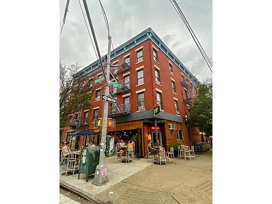 Rented by MySpaceNYC | media 16