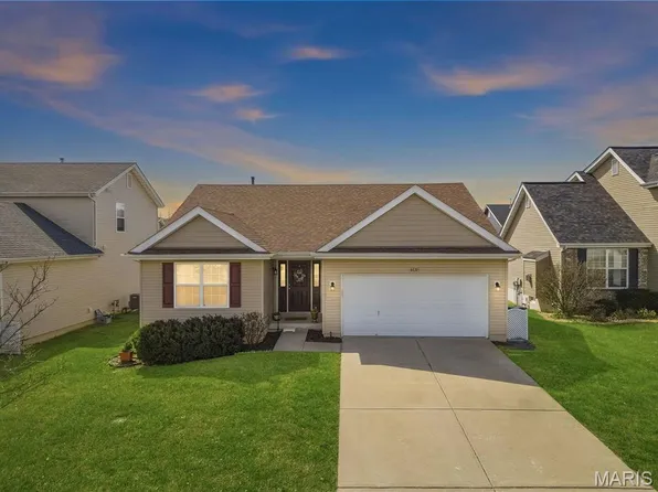 408 Wynchat Dr, O'Fallon, MO 63366