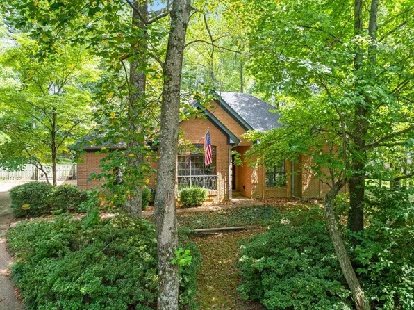 4088 N Lake Forest Dr, Memphis, TN 38128