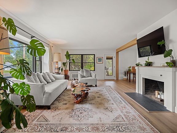 3rd image of 243 High St #1