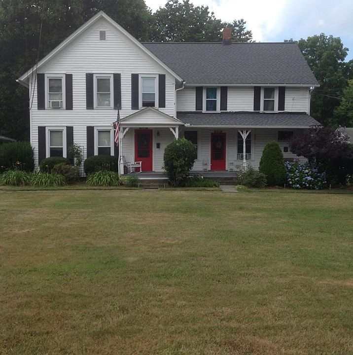 1st image of 4914-4924 W 220th St