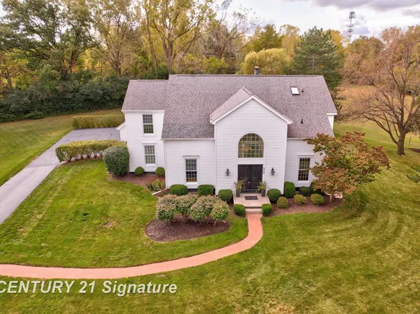 900 Stoneham Rd, Saginaw, MI 48638