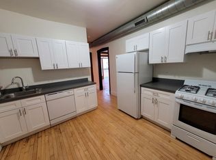 1642 W Addison St #B, Chicago, IL 60613