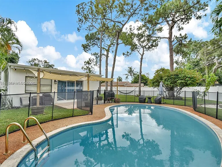 2217 SW 1st Ct — Photo 41