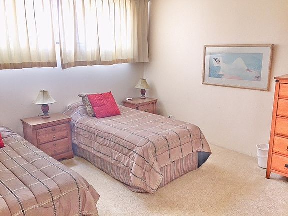 2nd Bedroom with twin beds