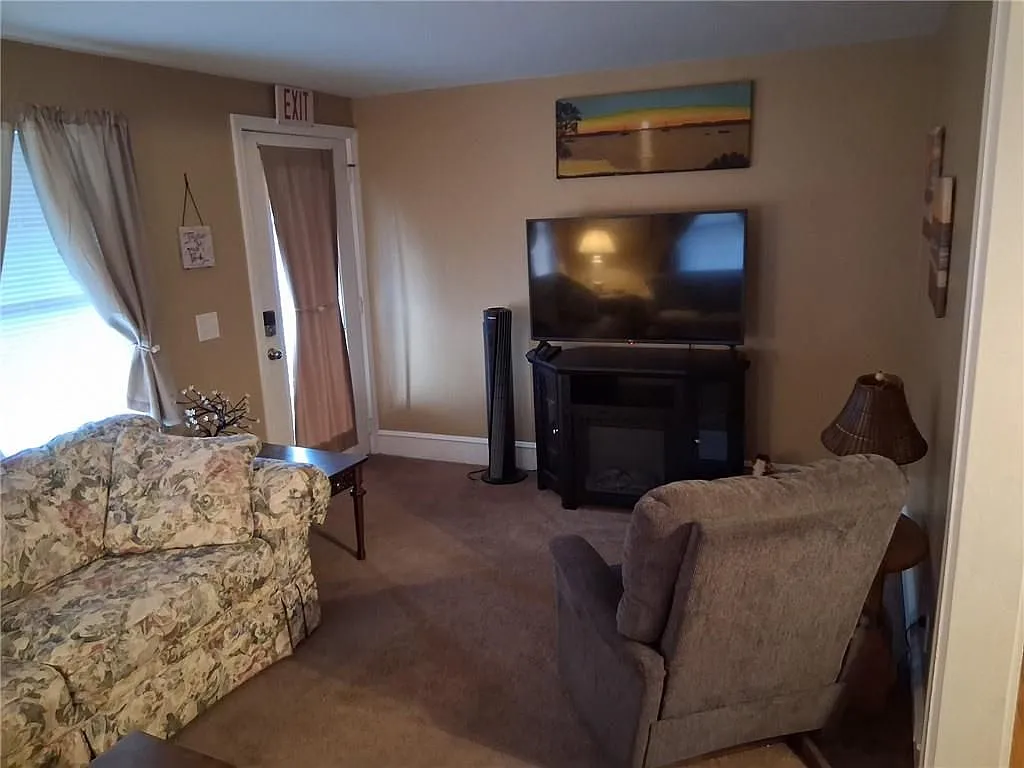 1 bed, 1.0 bath, 1240 sqft, $800 — Photo 4