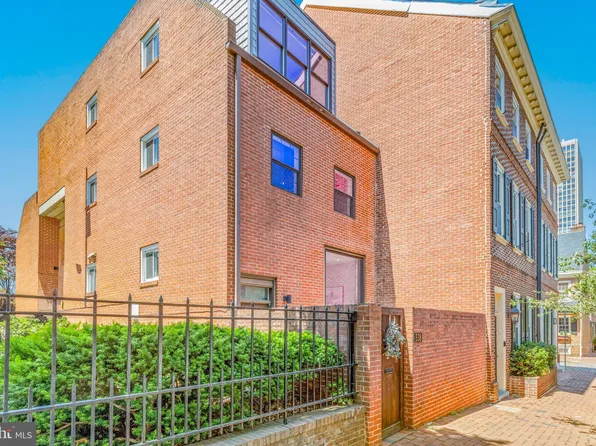 338 S 2nd St, Philadelphia, PA 19106