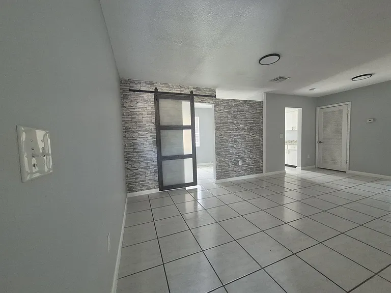 7221 Venetian St #9 — Photo 2