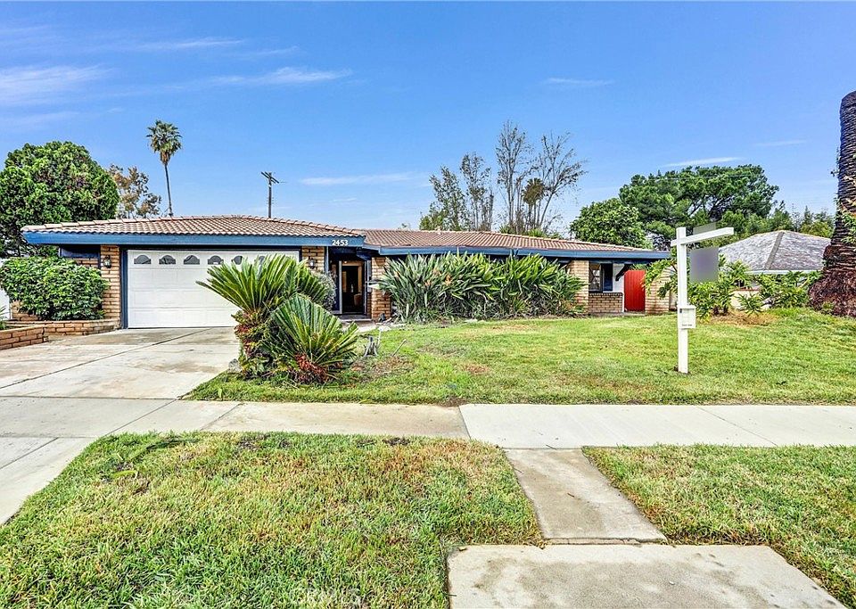 1st image of 2453 Fullerton Rd