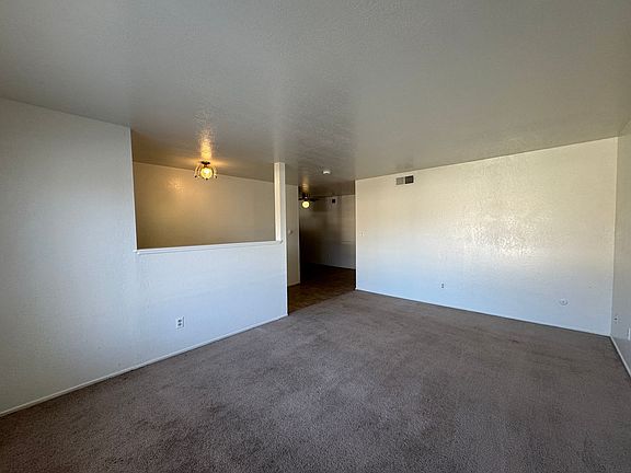 4th image of 160 Patricia Ave