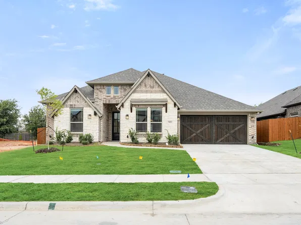 933 Cardinal Dr, Midlothian, TX 76065