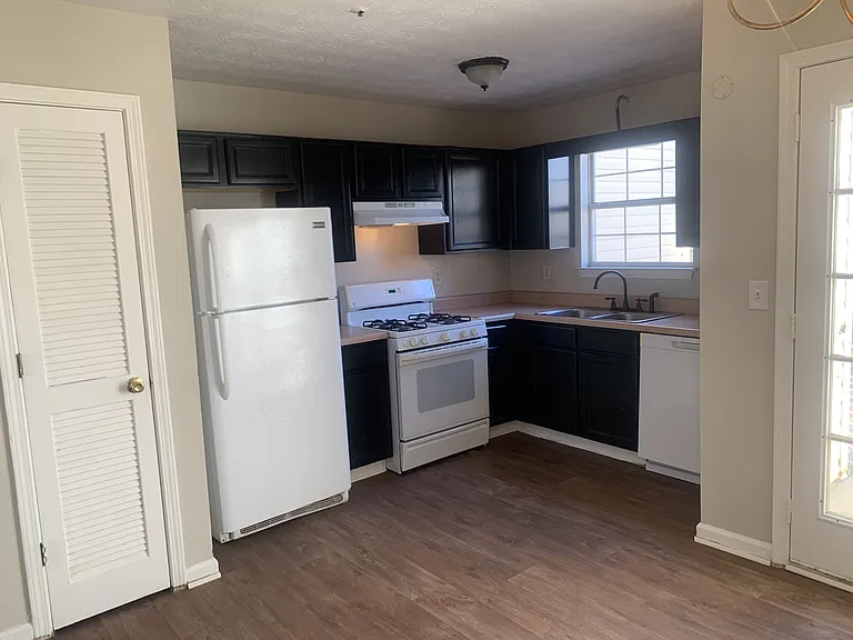 2347 Wellington Cir #1 — Photo 3