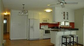 3rd image of 371 Illinois Ave