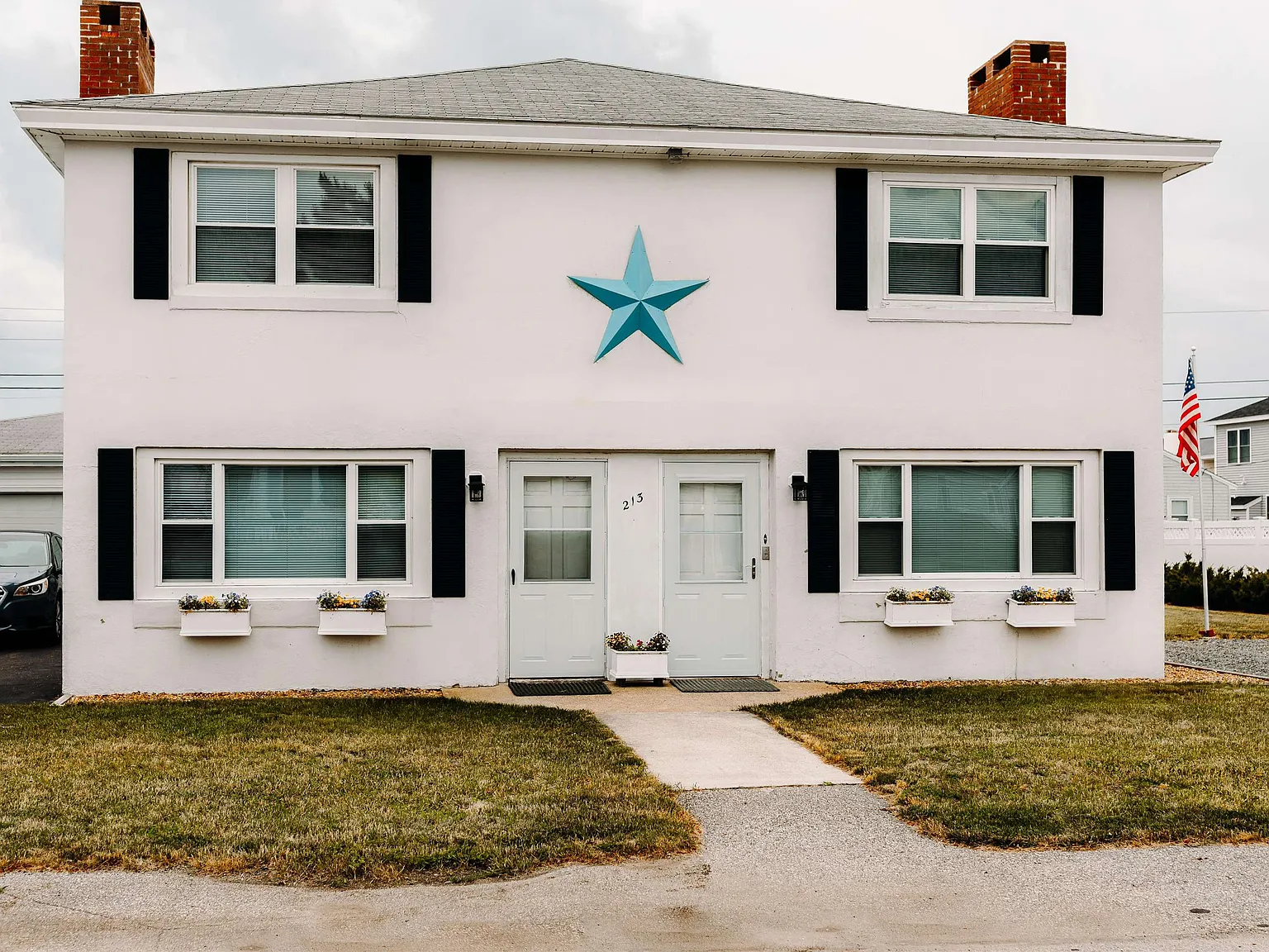 4 bed, 2.5 bath, 1972 sqft, $3,300 — Photo 1