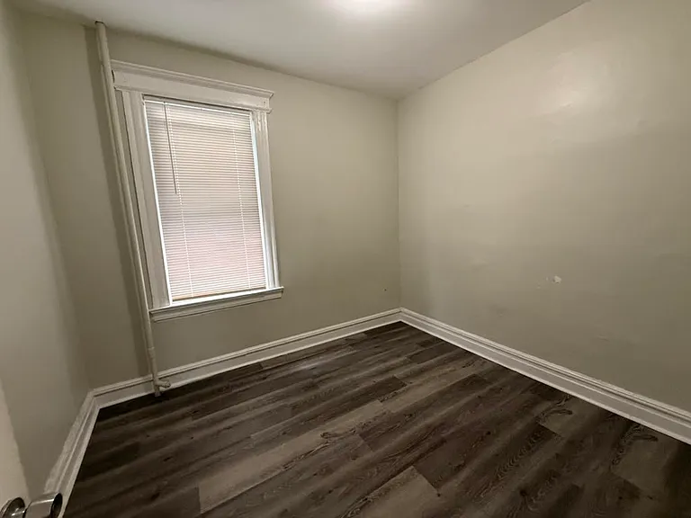 1115 Grove St #1 — Photo 7