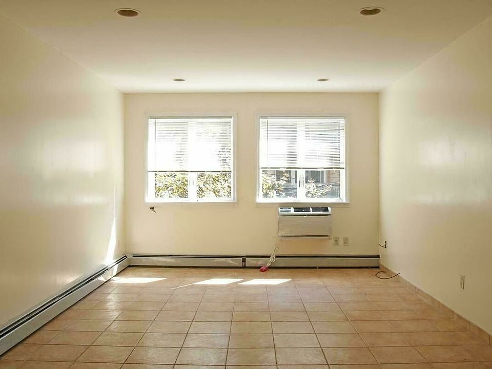 1st image of 2646 29th St #2