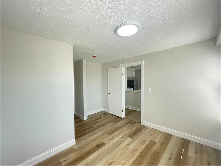 251 Pine St #304 — Photo 7
