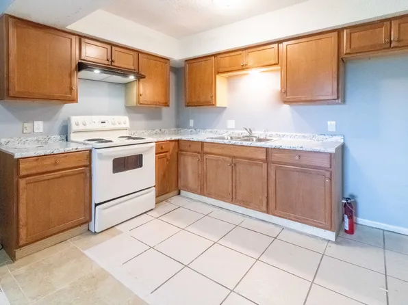 815 Martin Luther King Jr Dr, Lafayette, LA