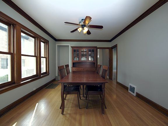 4th image of 622 8th Ave