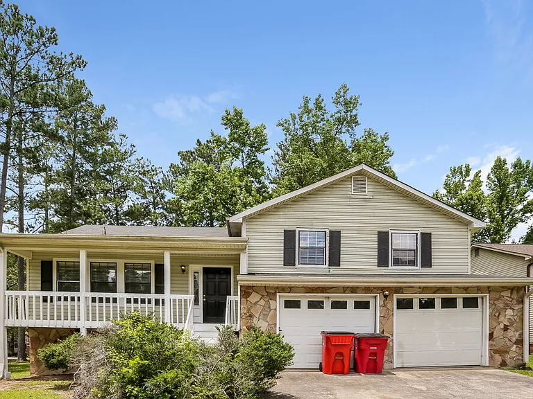900 Turtle Bend Ln — Photo 1