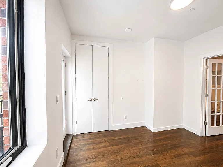 55 Stanhope St #3R — Photo 5
