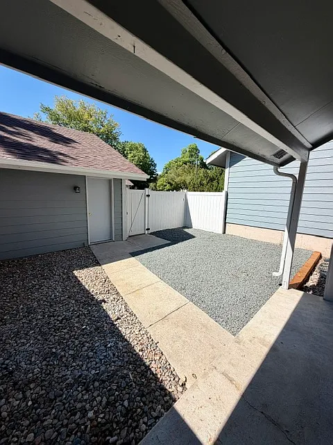 3500 Rolling Green Dr — Photo 2