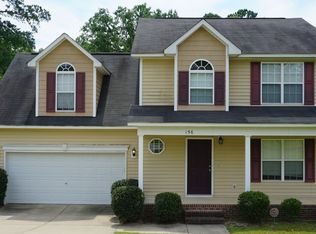 156 Cobblestone Dr, Spring Lake, NC 28390