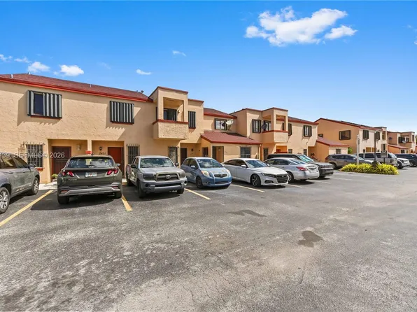 2433 W 52nd Pl #8-1, Hialeah, FL 33016