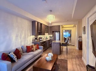 9090 Yonge St #1201B, Richmond Hill, ON L4C 0Z1