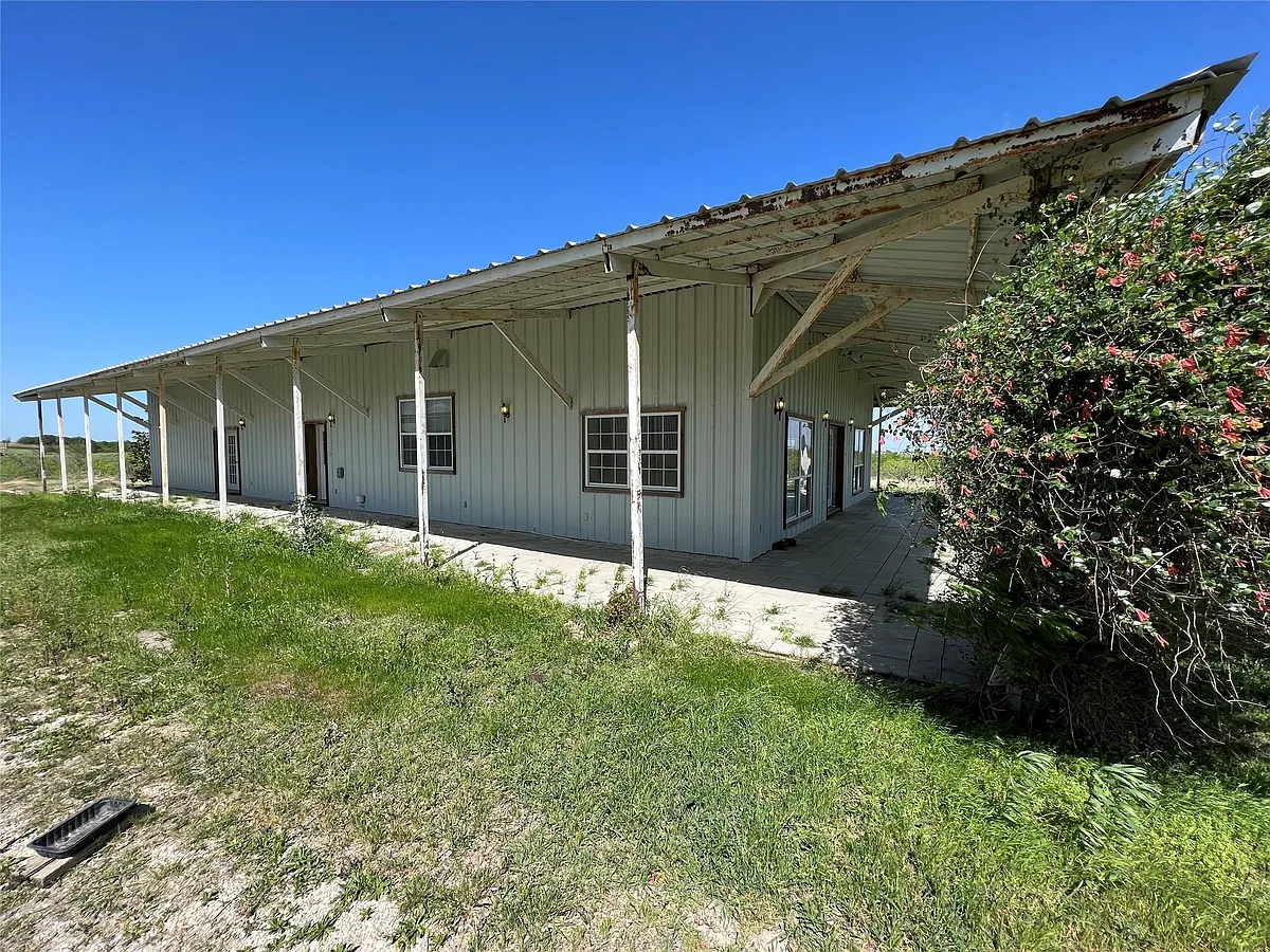 Building Photo - 333 County Road 497