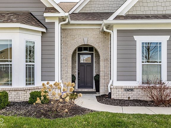 3rd image of 13291 Regina Ct