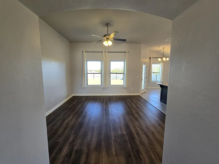 1309 S Landry Ln — Photo 8