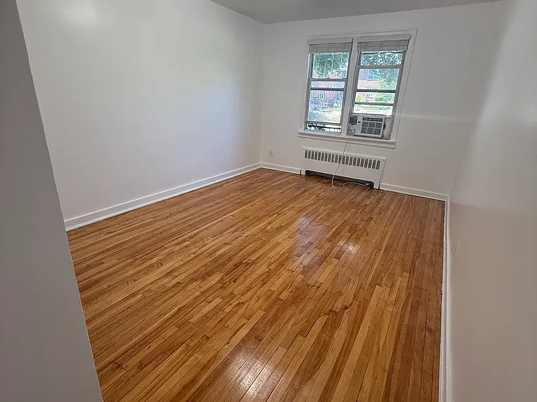 35 Winchester Ave #1B — Photo 6