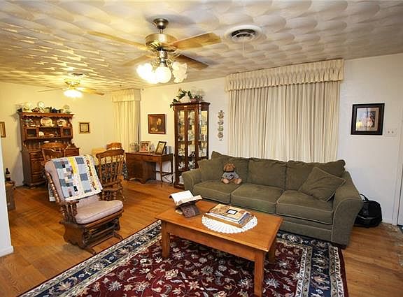 2nd image of 608 Willowood Ln