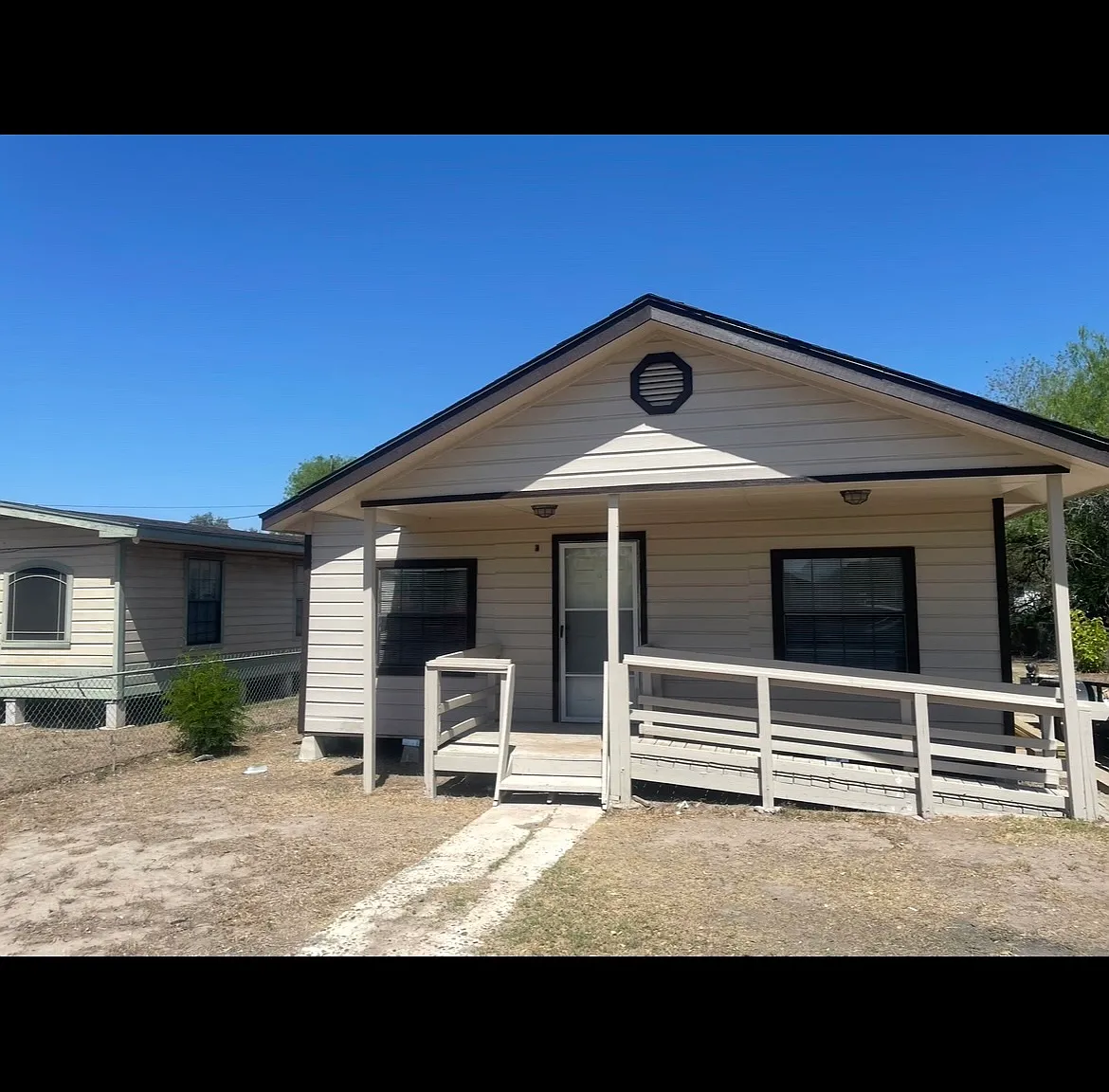 2 bed, 936 sqft, $950 — Photo 1
