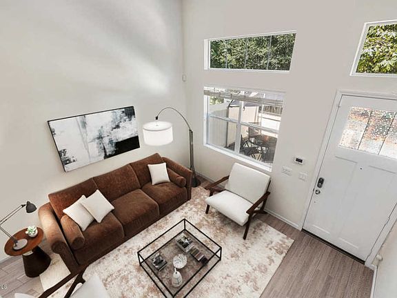 5th image of 784 Tennis Club Ln