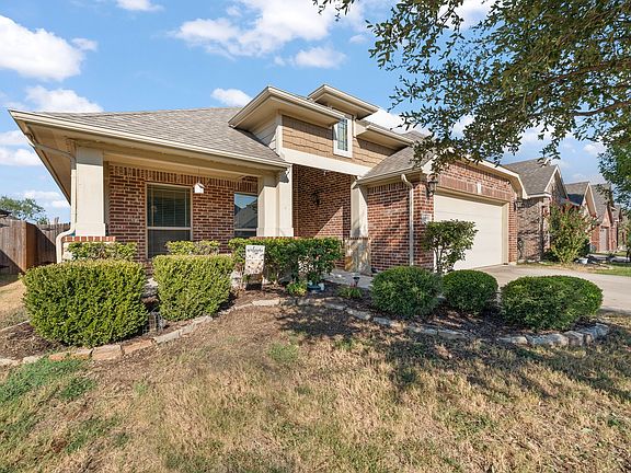 2nd image of 119 Gateway Dr