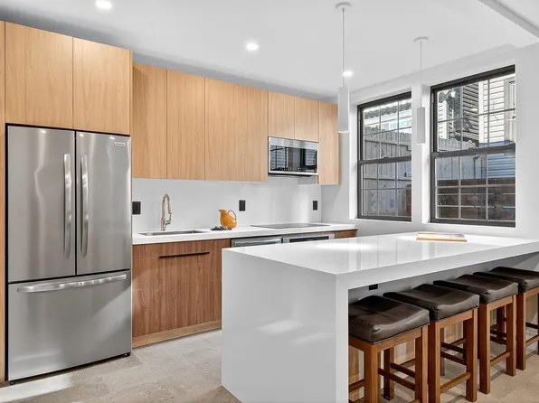 31 Bayview Avenue image 9 of 30