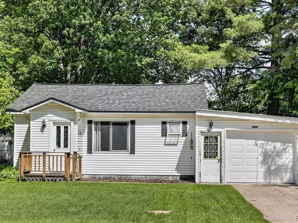 706 N Ionia St, Gladwin, MI 48624
