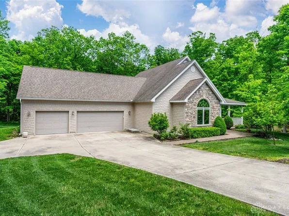 2215 Tadmor Ct, Vandalia, OH 45377