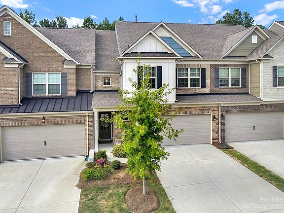 2nd image of 2016 Auburn Leaf Ct