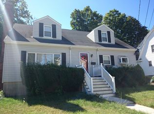 11 Burrwood Rd, West Roxbury, MA 02132