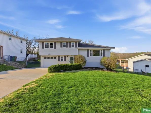 3618 Barretts Dr, Bellevue, NE 68147