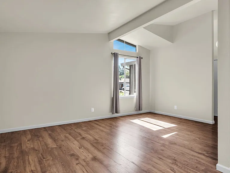 709 Arnold St — Photo 4