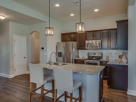 5th image of 2508 Tapestry St